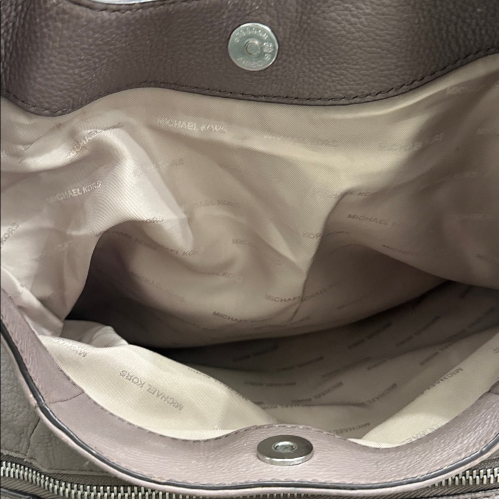 Used Michael Kors leather set - Picture 7 of 16